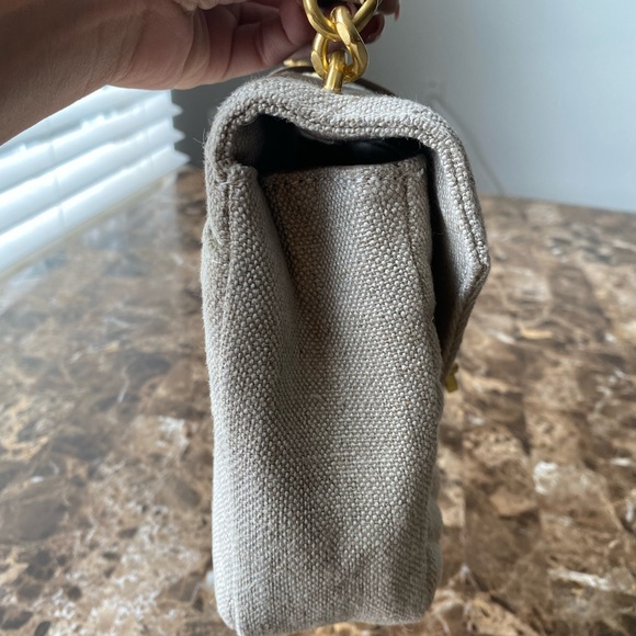 Canvas
Width 9.2in/23.5cm
Length 6.2in/16cm
Depth 2.3in/6cm
Detachable strap - Picture 1 of 8